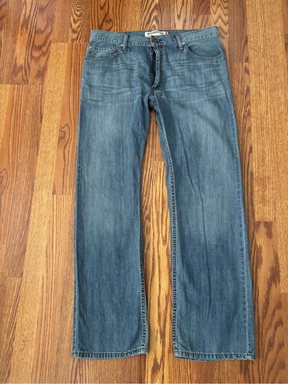 Levi's Relaxed Straight-Leg Jeans in Faded Blue
